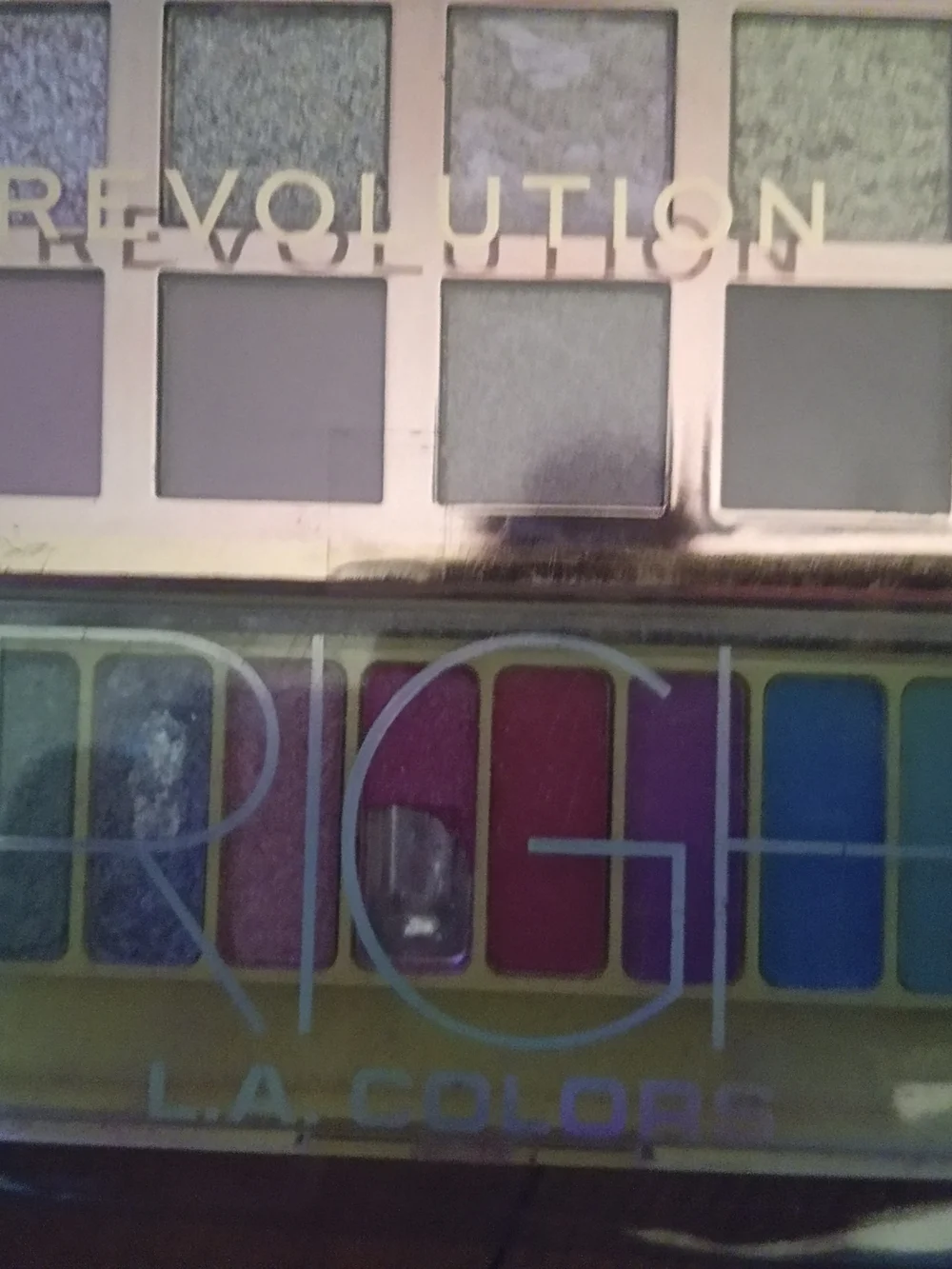 Revolution Makeup Eyeshadow Palette and Brush Set - Rose Gold & White